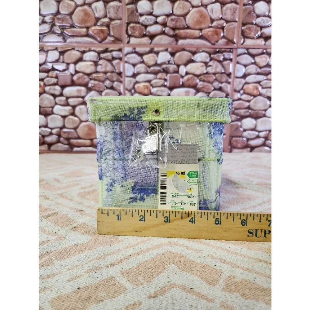 2000 Holly Holderman For Lakehouse Gift Box with Lock #A48